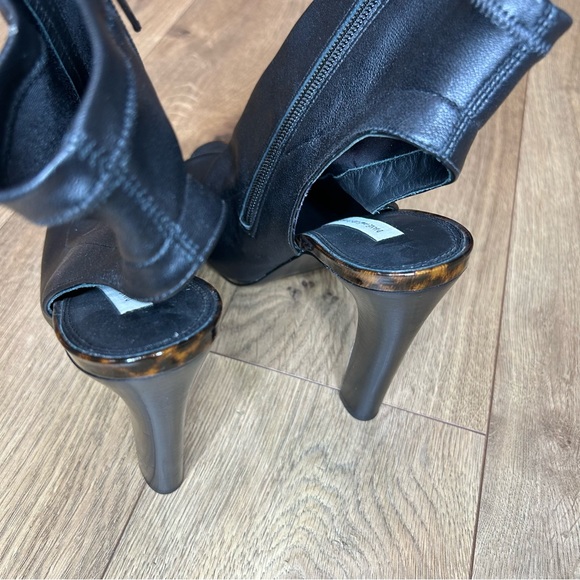 Diane von Furstenberg black leather, tortoise leather bootie heel - Size 8 - Picture 9 of 10